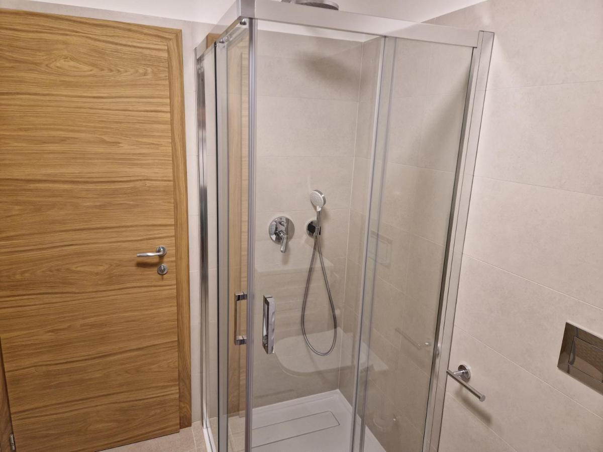 Apartments Cerovic Малинска Екстериор снимка