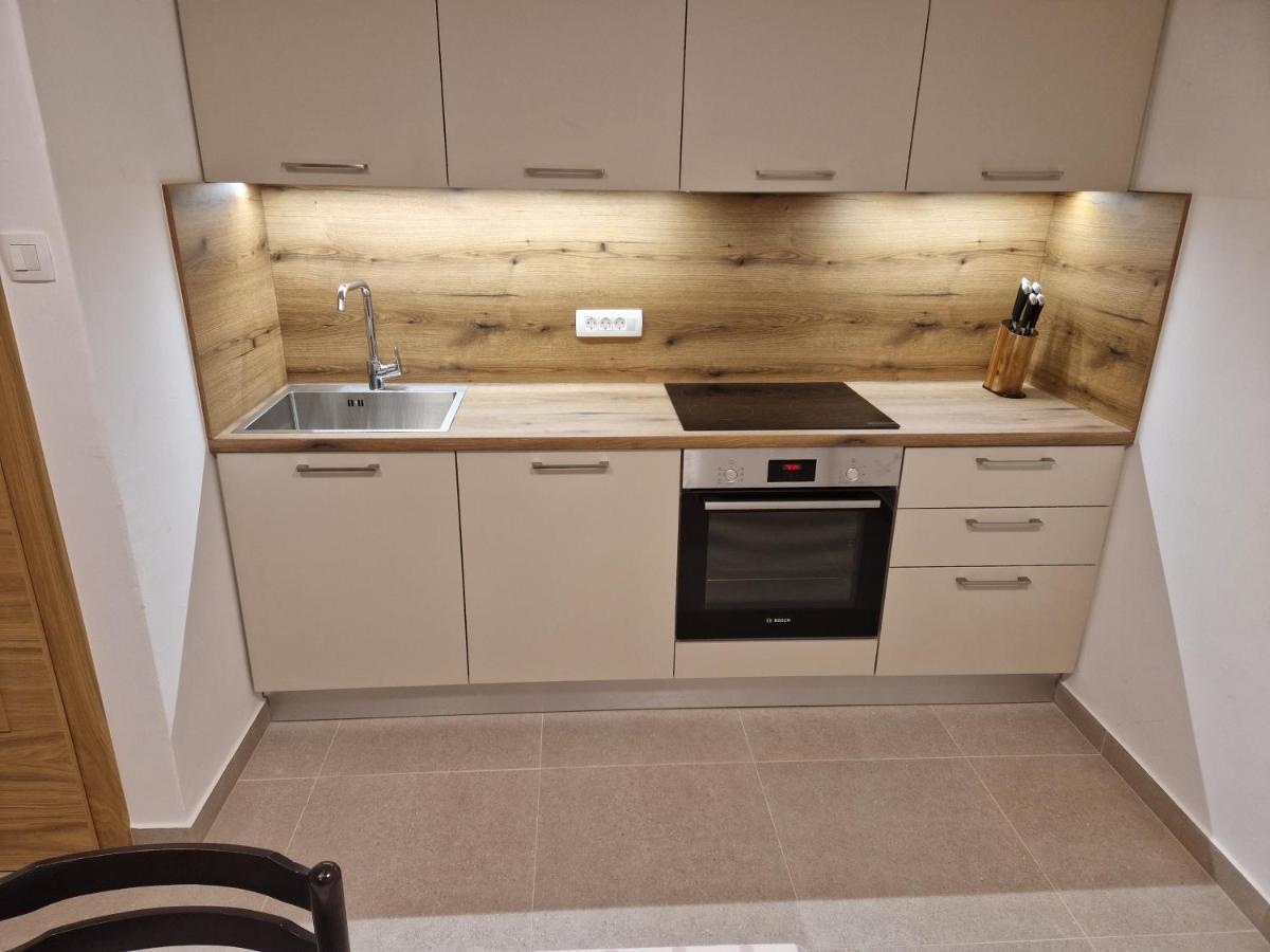 Apartments Cerovic Малинска Екстериор снимка