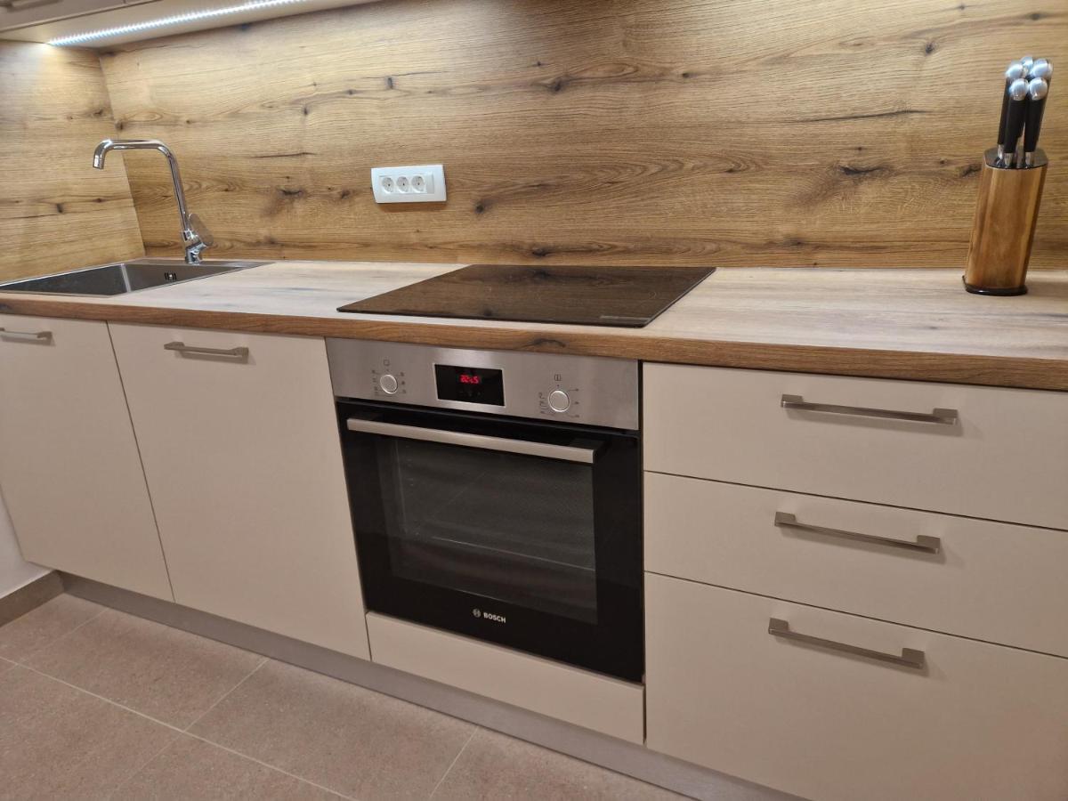 Apartments Cerovic Малинска Екстериор снимка
