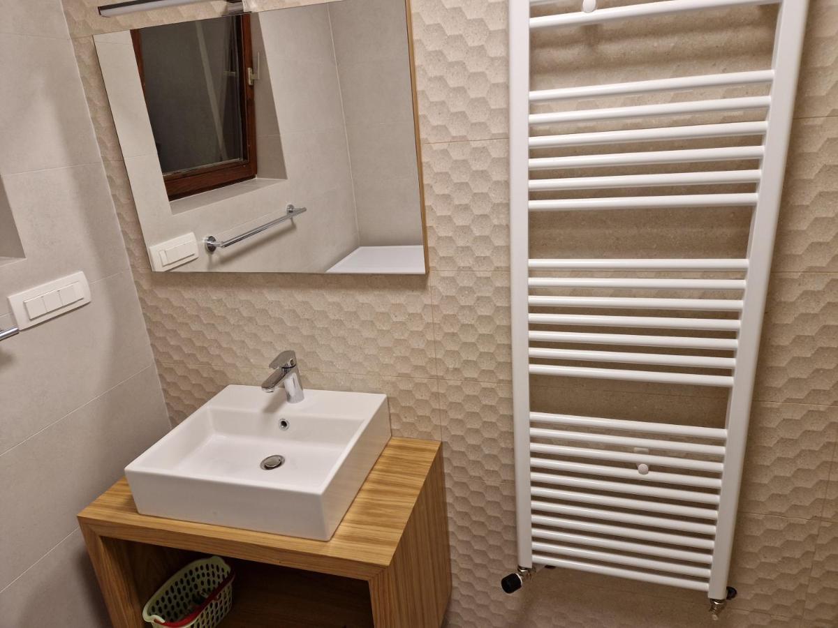 Apartments Cerovic Малинска Екстериор снимка