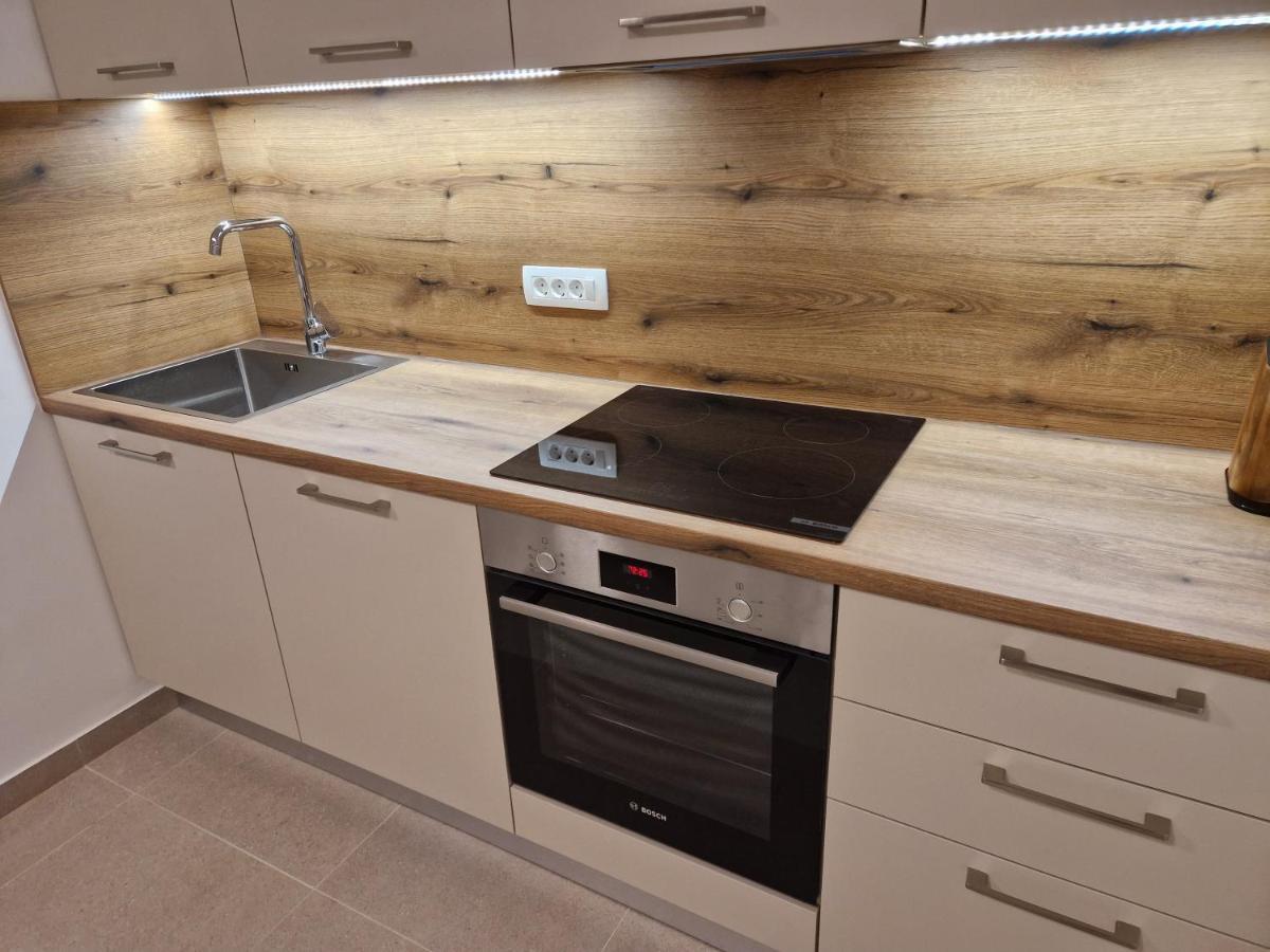 Apartments Cerovic Малинска Екстериор снимка
