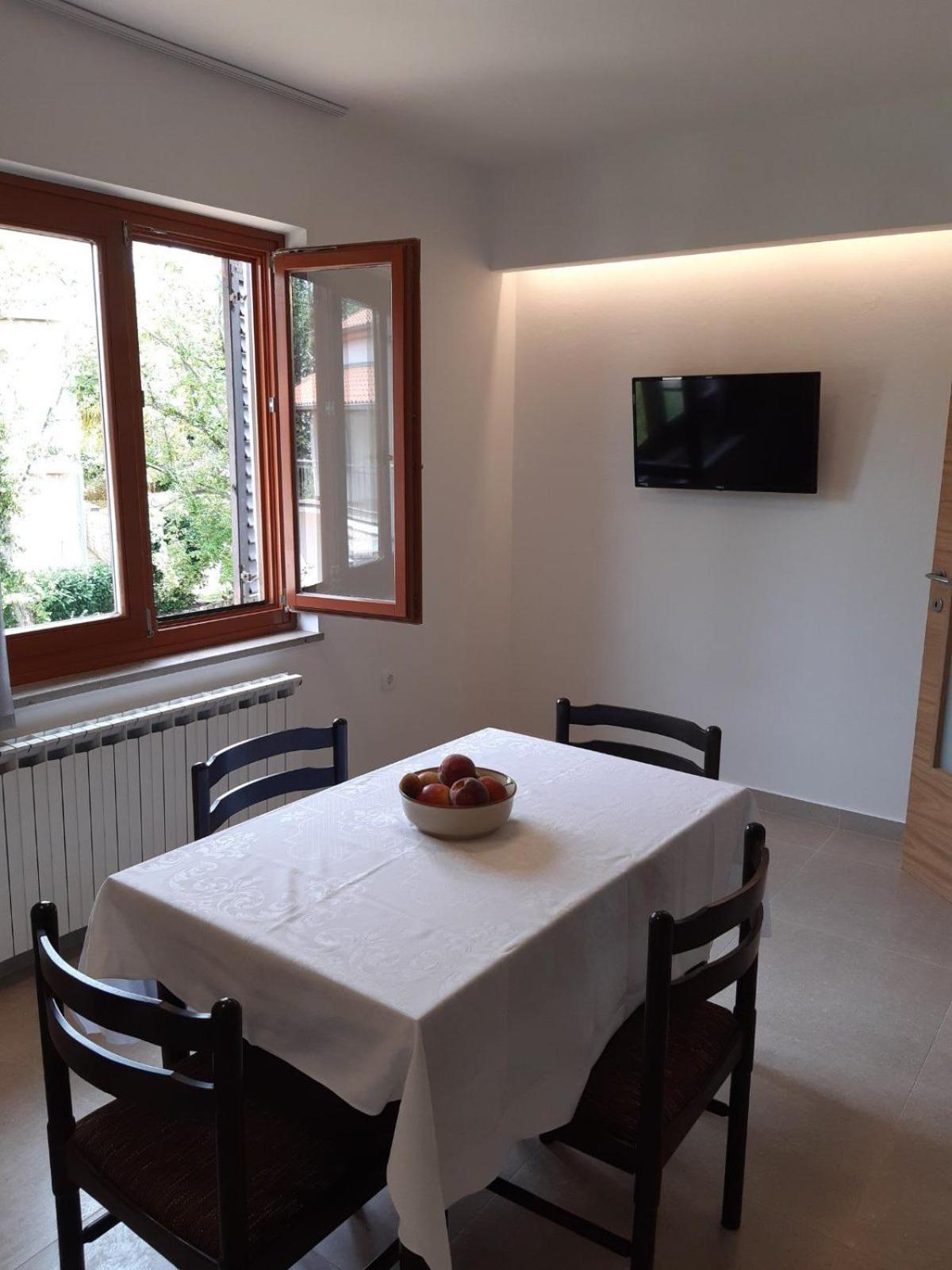 Apartments Cerovic Малинска Екстериор снимка